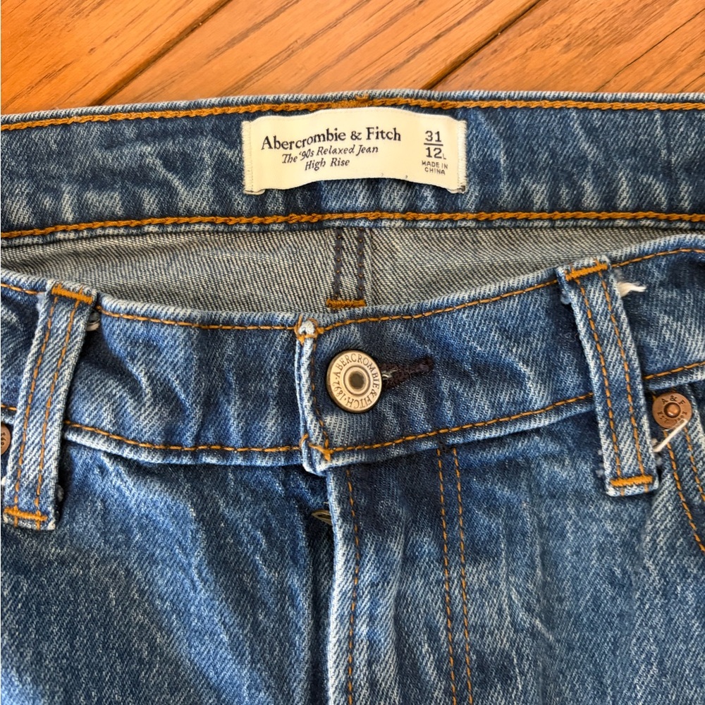 Abercrombie & Fitch High Rise 90s Relaxed Jean 31/12 LONG - Picture 7 of 9